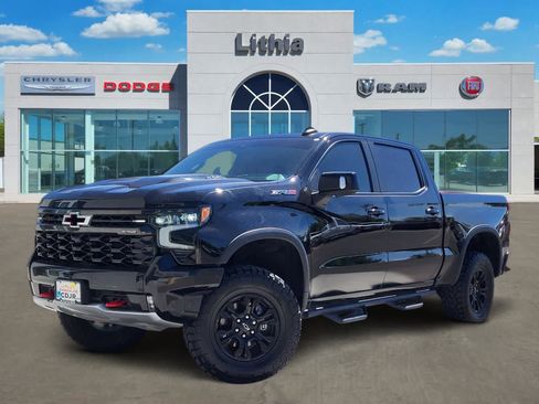Used 2023 Chevrolet Silverado 1500 ZR2 w/ Technology Package AWD/4WD image 1