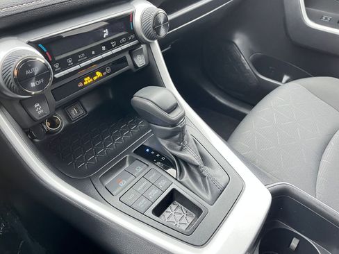 Used 2025 Toyota RAV4 XLE image 42