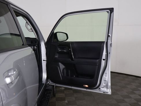 Used 2024 Toyota 4Runner TRD Off-Road Premium image 20