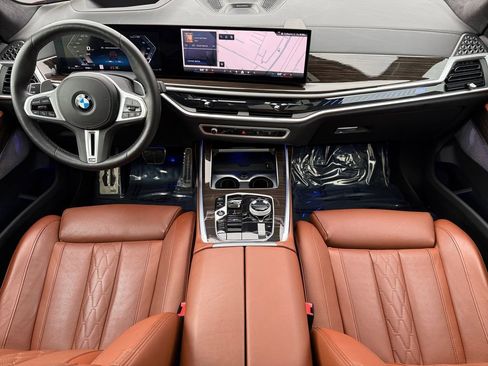 Certified 2025 BMW X7 M60i image 10