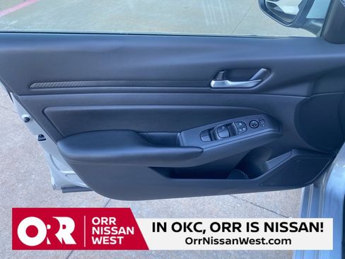 Used 2022 Nissan Altima 2.5 S image 12