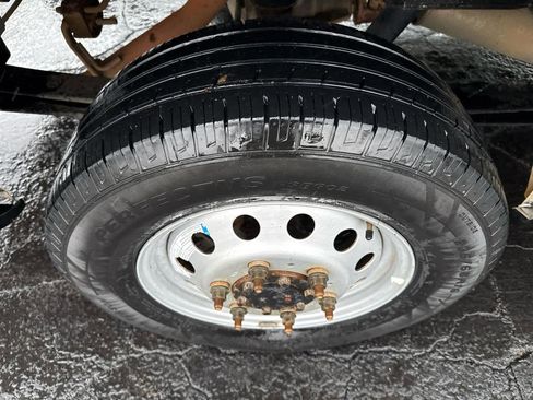 Used 2023 Ford Transit 250 Medium Roof AWD w/ Load Area Protection Package image 9