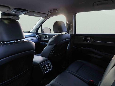 Certified 2023 Kia Sorento S AWD/4WD image 21