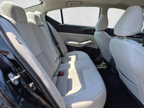 Used 2025 Nissan Altima 2.5 SV FWD image 16