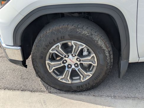 Used 2024 GMC Sierra 1500 SLE w/ X31 Off-Road Package AWD/4WD image 14