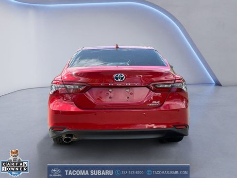 Used 2024 Toyota Camry XLE w/ Navigation Package FWD image 4