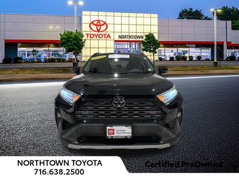 Used 2019 Toyota RAV4 Limited image 13