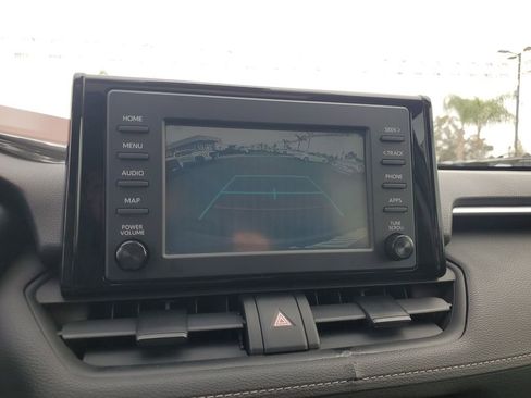 Used 2019 Toyota RAV4 XLE image 18