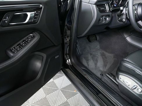 Used 2026 Porsche Macan Turbo AWD/4WD image 8
