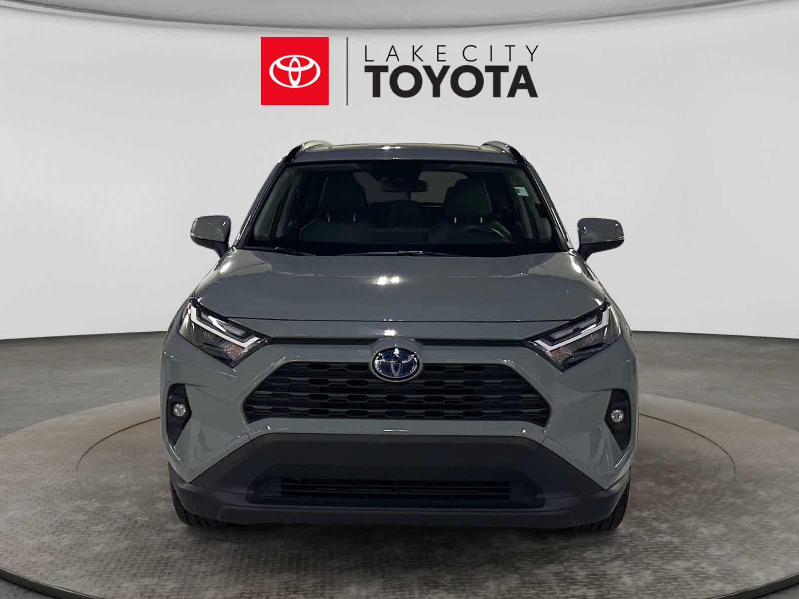 Used 2023 Toyota RAV4 XLE Premium AWD/4WD image 14