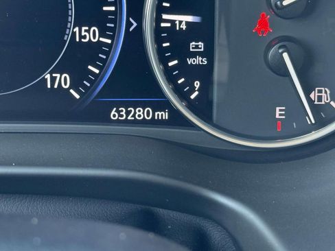 Used 2023 Buick Enclave Avenir w/ Avenir Technology Package image 17