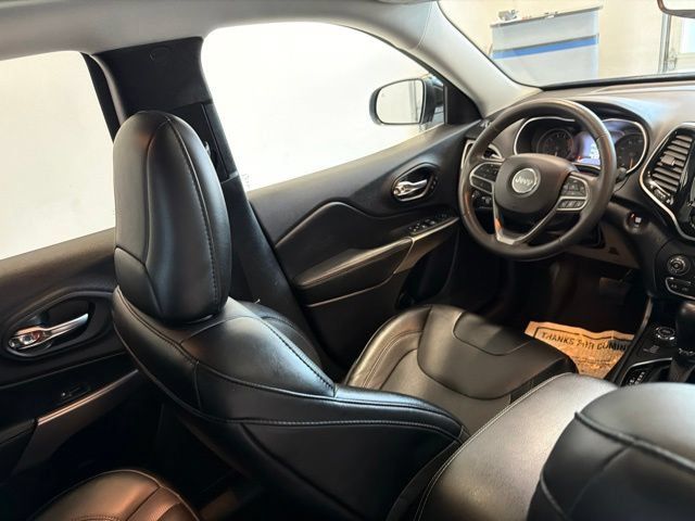 Used 2022 Jeep Cherokee Limited AWD/4WD image 28