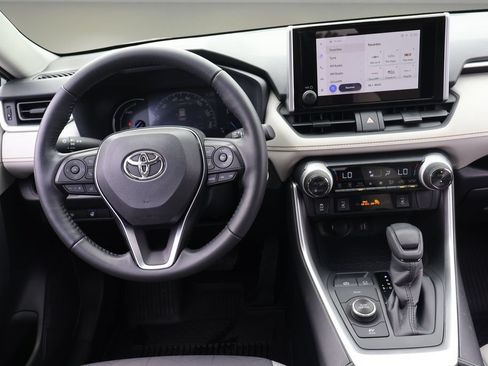 Certified 2025 Toyota RAV4 XLE w/ Convenience Package AWD/4WD image 17