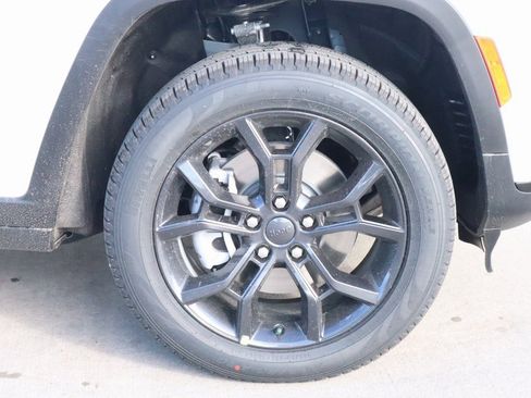 New 2025 Jeep Grand Cherokee L Limited image 21