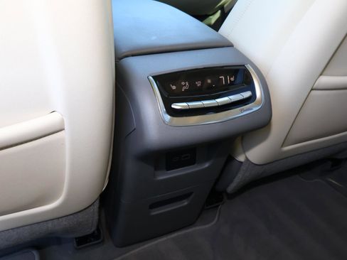 Certified 2023 Cadillac XT6 Premium Luxury image 18