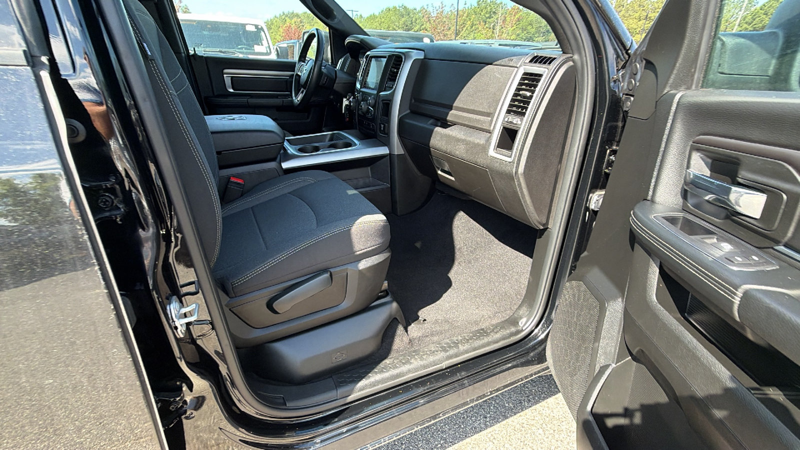 Certified 2024 RAM 1500 Warlock w/ Electronics Group AWD/4WD image 19
