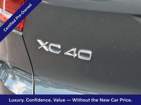 Certified 2026 Volvo XC40 B5 Plus AWD/4WD image 31