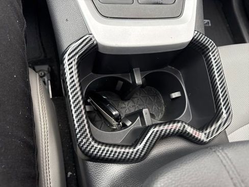 Used 2022 Toyota RAV4 Limited image 20