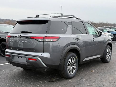 Used 2026 Nissan Pathfinder SL AWD/4WD image 3