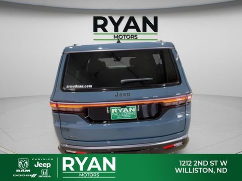 New 2026 Jeep Grand Wagoneer L Limited AWD/4WD image 8