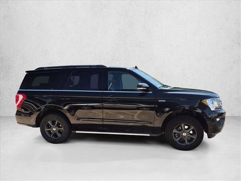 Used 2019 Ford Expedition XLT w/ Equipment Group 202A AWD/4WD image 4