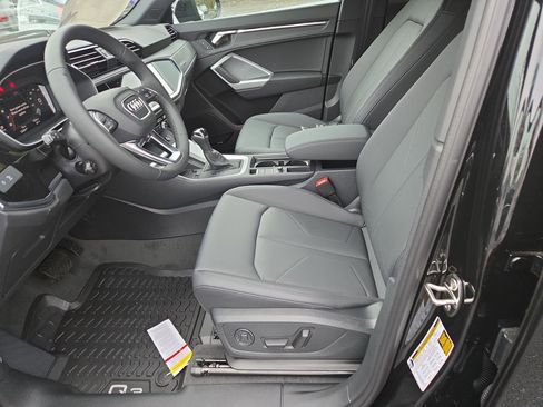 New 2025 Audi Q3 2.0T Premium image 4