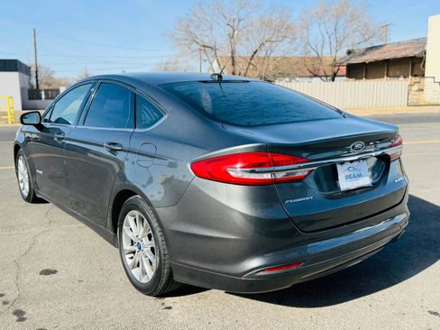 Used 2017 Ford Fusion SE image 5