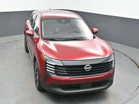 Certified 2025 Nissan Kicks SV image 31