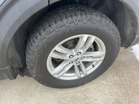 Used 2020 Ford Explorer XLT w/ Equipment Group 202A image 5