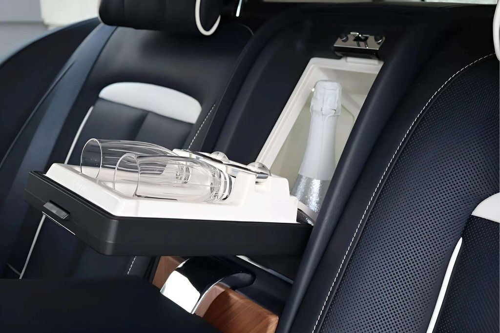 Certified 2026 Rolls-Royce Cullinan w/ Cullinan Package AWD/4WD image 11