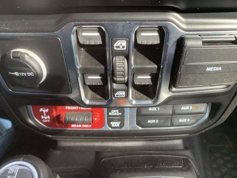 Used 2022 Jeep Wrangler Unlimited Rubicon image 24