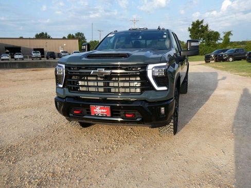 New 2026 Chevrolet Silverado 3500 LT w/ Trail Boss Package AWD/4WD image 9