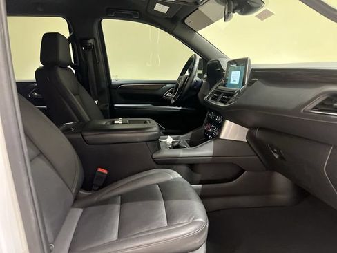 Certified 2024 Chevrolet Suburban Z71 w/ Luxury Package AWD/4WD image 27