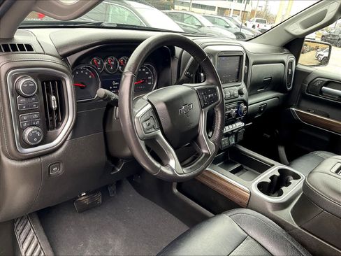 Used 2021 Chevrolet Silverado 1500 LT Trail Boss w/ Convenience Package II image 8
