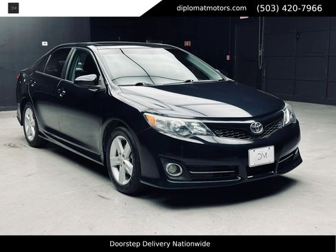 Used 2013 Toyota Camry SE FWD image 9