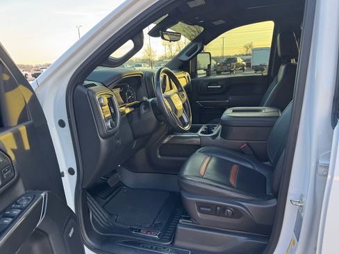 Used 2022 GMC Sierra 2500 AT4 w/ AT4 Premium Plus Package image 11