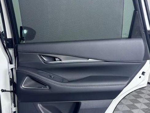 Certified 2025 INFINITI QX60 Luxe w/ Vision Package image 28