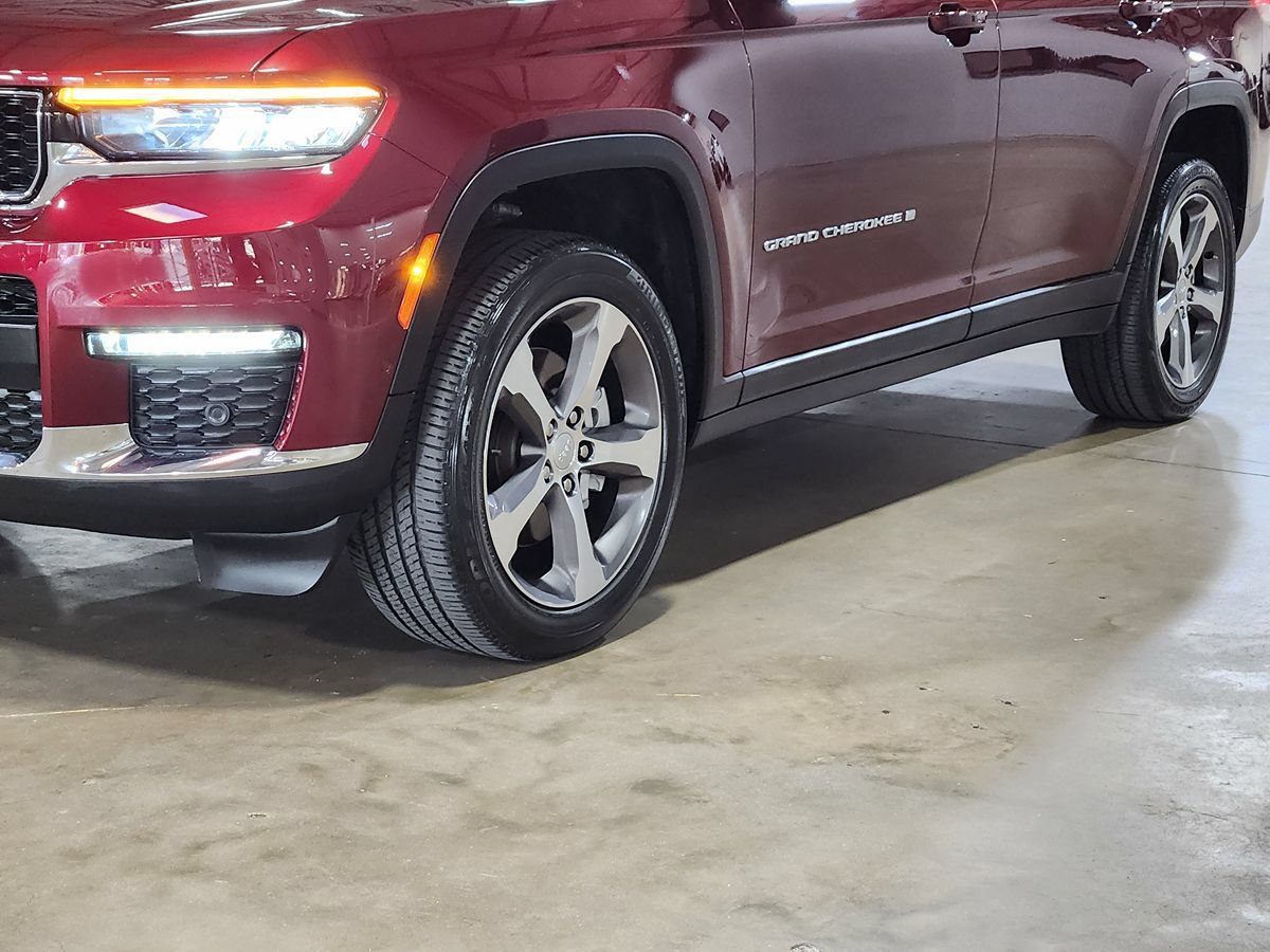 Used 2023 Jeep Grand Cherokee L Limited w/ Luxury Tech Group II RWD image 17