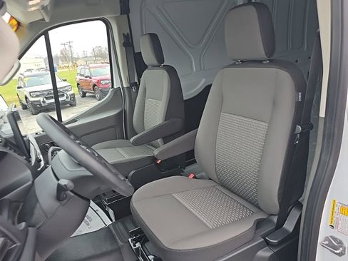 New 2026 Ford Transit 250 148 Medium Roof RWD image 17