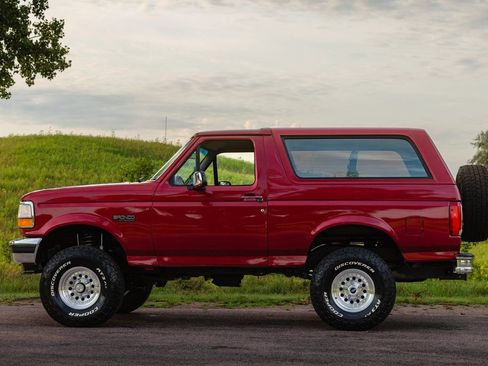 Used 1994 Ford Bronco XLT image 6