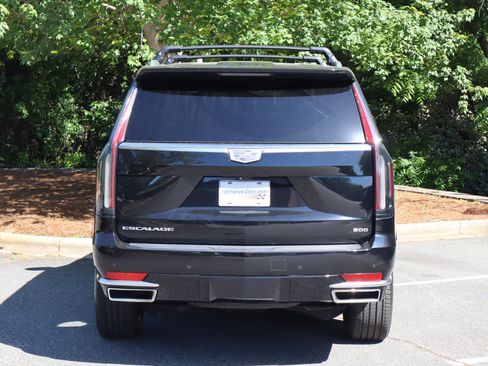 Used 2022 Cadillac Escalade Premium Luxury AWD/4WD image 8
