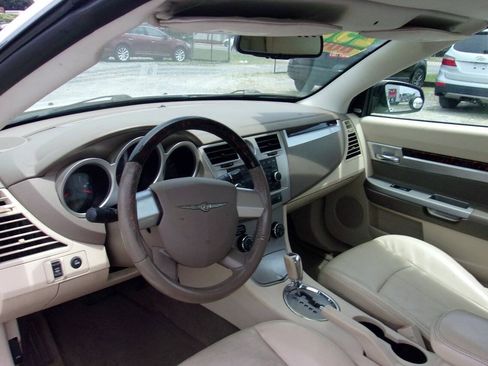 Used 2010 Chrysler Sebring Limited FWD image 12