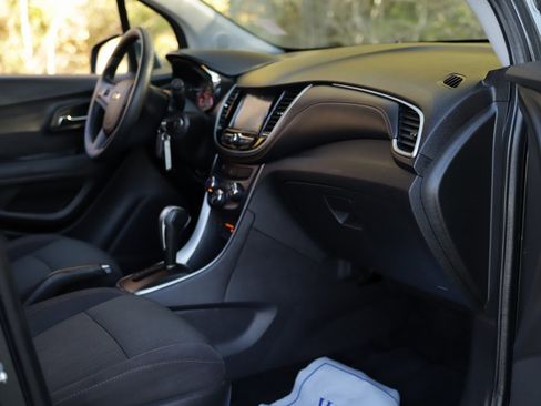 Used 2017 Chevrolet Trax LT image 26