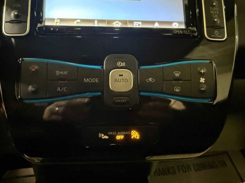 Used 2016 Nissan Leaf SV image 33