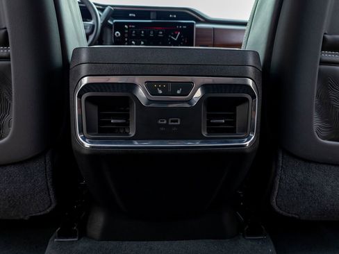 Used 2026 GMC Sierra 3500 Denali Ultimate image 33