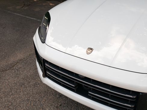 New 2025 Porsche Cayenne Turbo AWD/4WD image 15