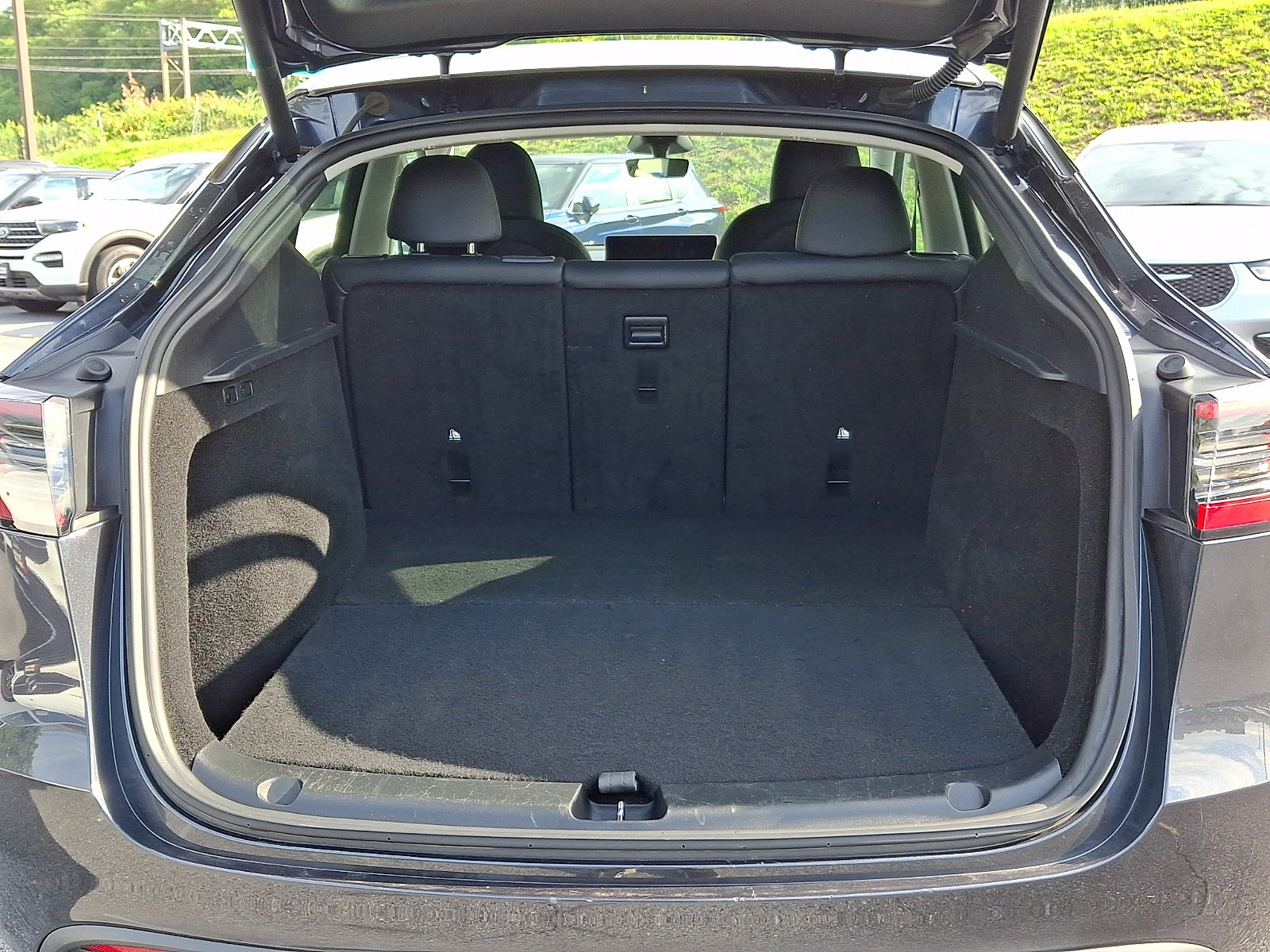 Used 2024 Tesla Model Y Long Range RWD image 29