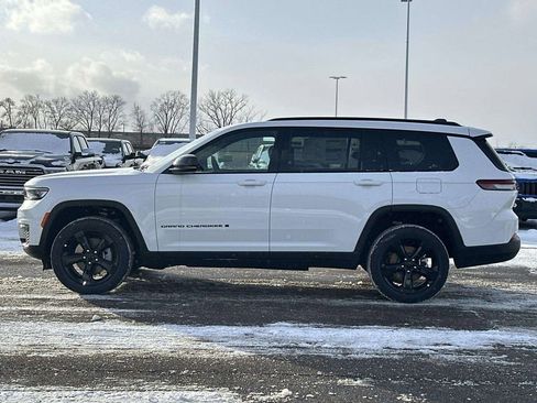 New 2025 Jeep Grand Cherokee L Limited w/ Black Appearance Package image 3