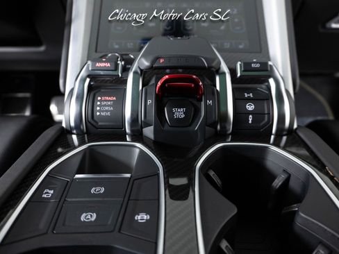 Used 2021 Lamborghini Urus AWD/4WD image 25
