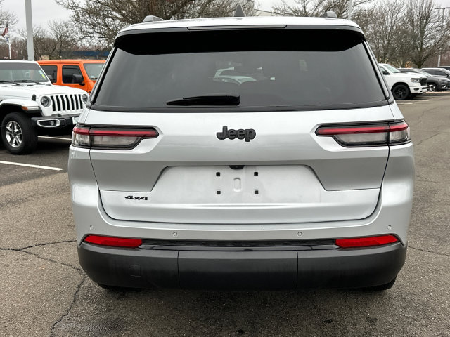 Used 2023 Jeep Grand Cherokee L Laredo AWD/4WD image 3